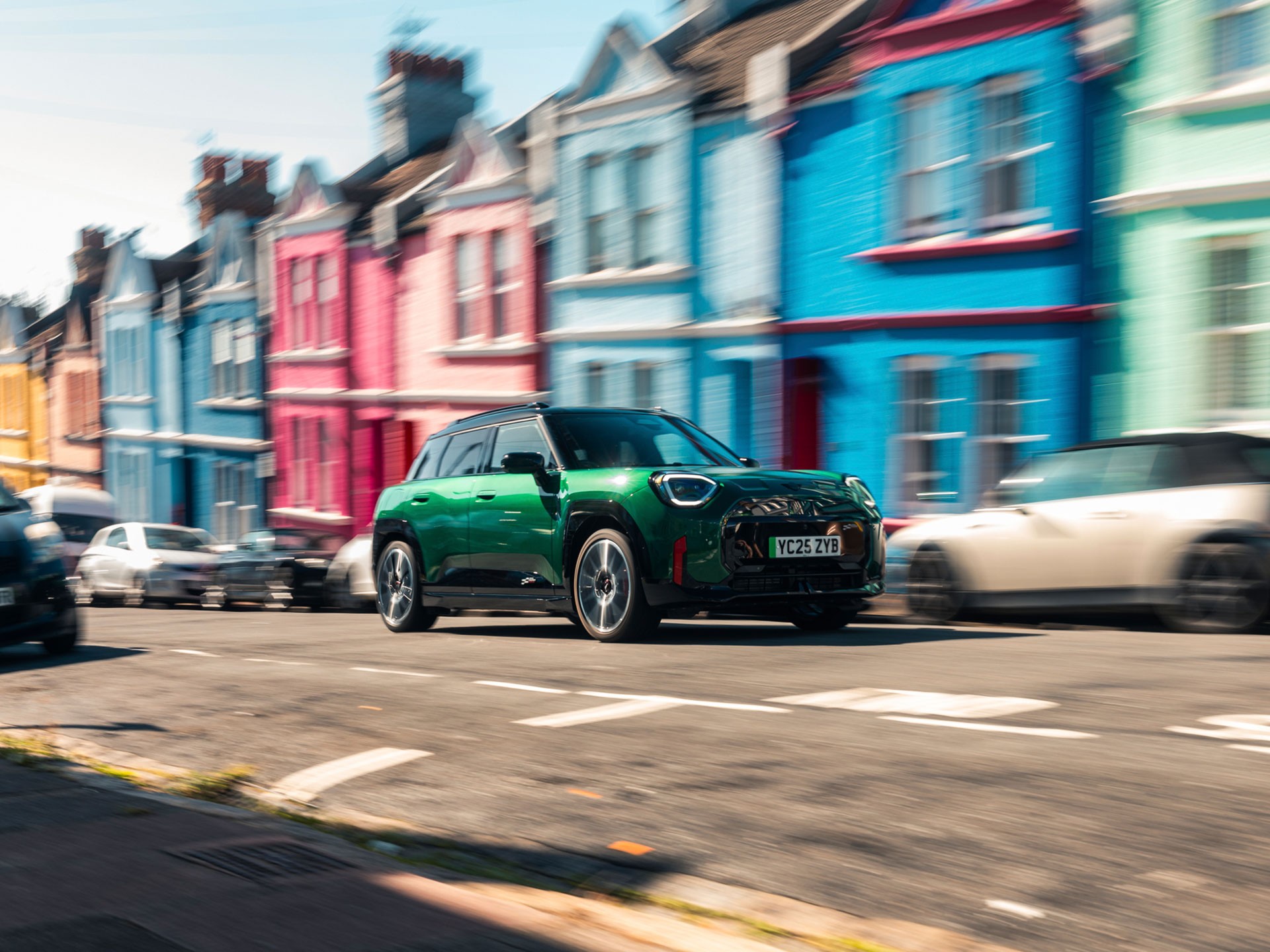 MINI Electromobility - family - aceman